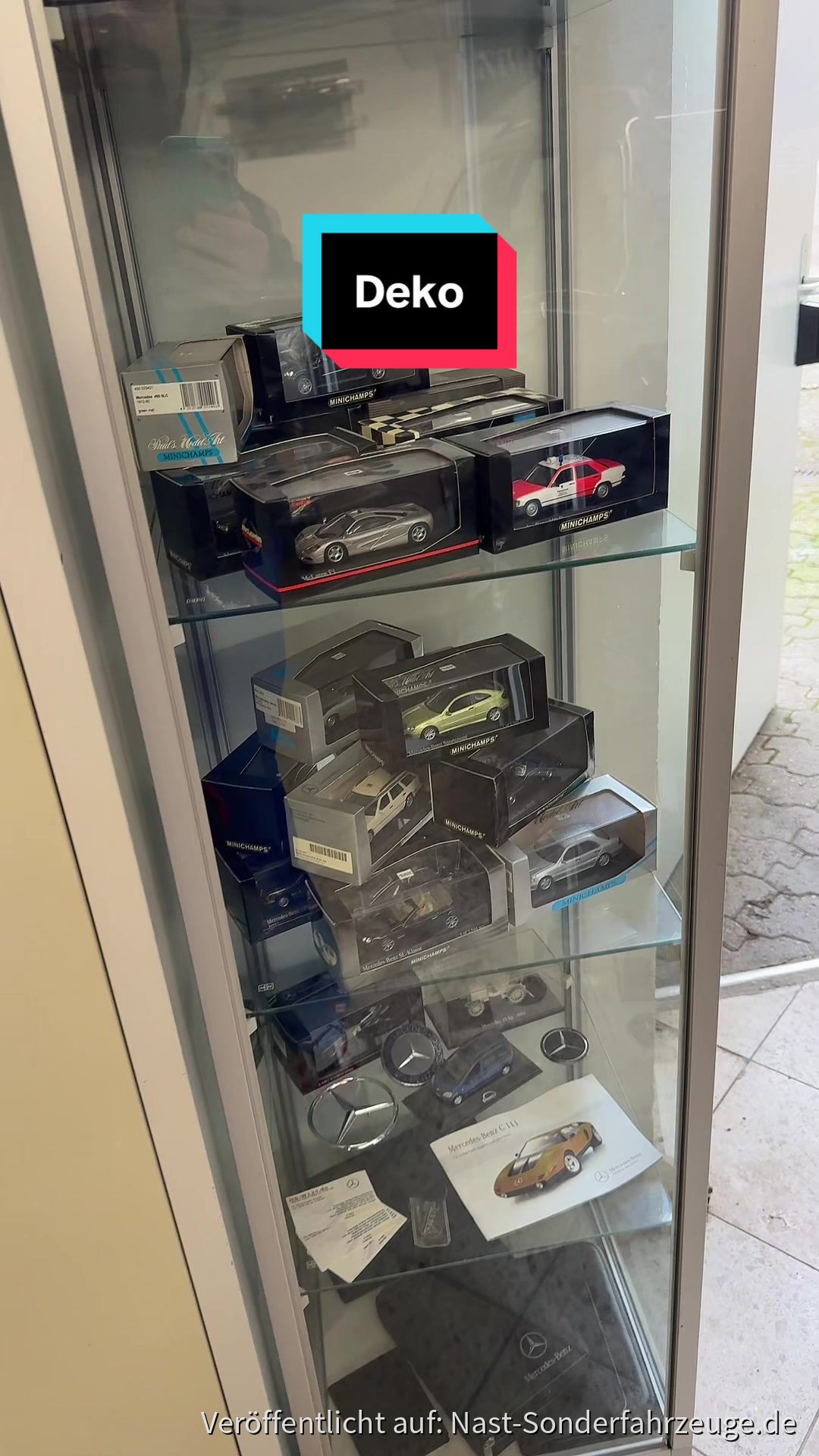 Deko in unserer Schrauberhalle @deko @mercedes @werkstatt @mbbaureihen