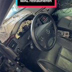 Restaurieren der Mittelarmlehne und  Austausch defekter Teile aus drei einzelnen MAL